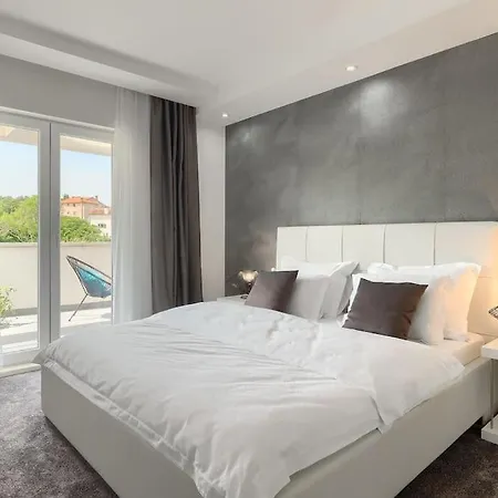 White By Istrialux Villa *
